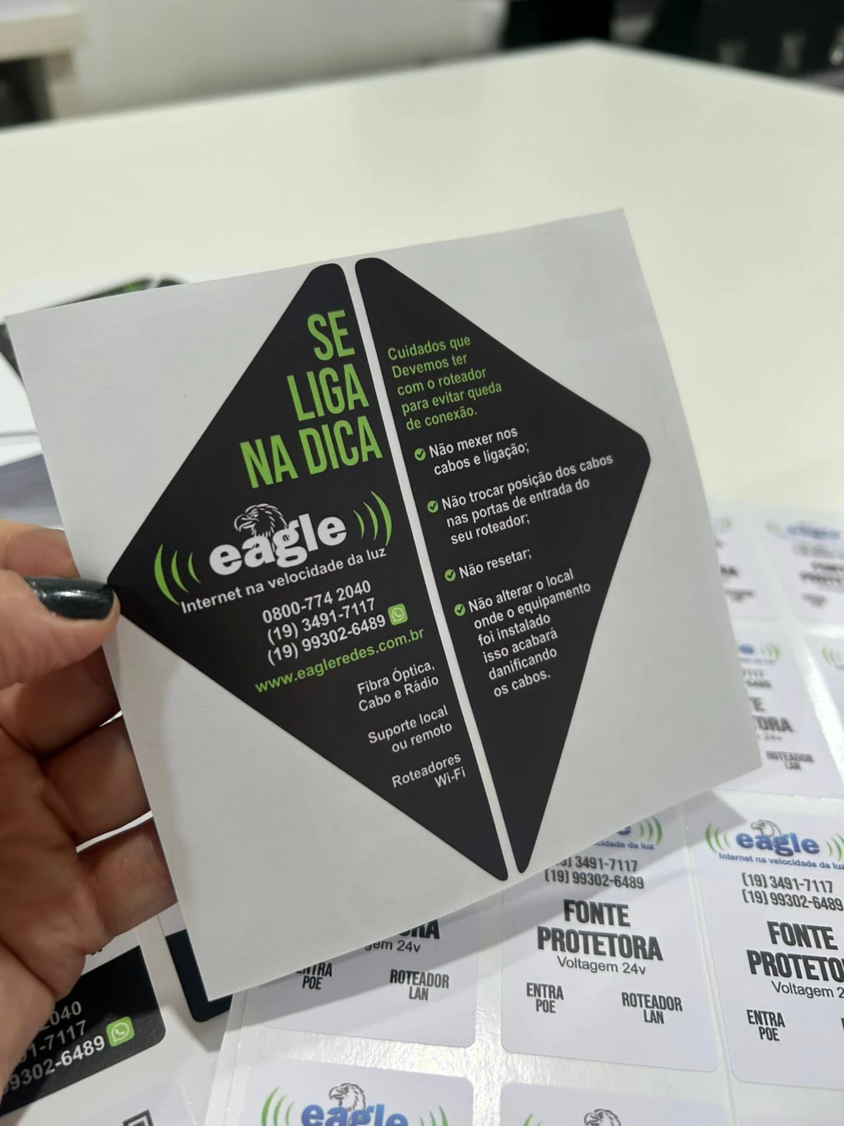 Adesivos em Vinil para Roteadores e Fontes